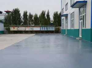 揭阳彩色路面喷涂翻新的材料对冬季